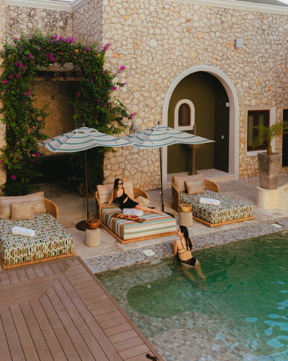 Mansión de Montejo pool view