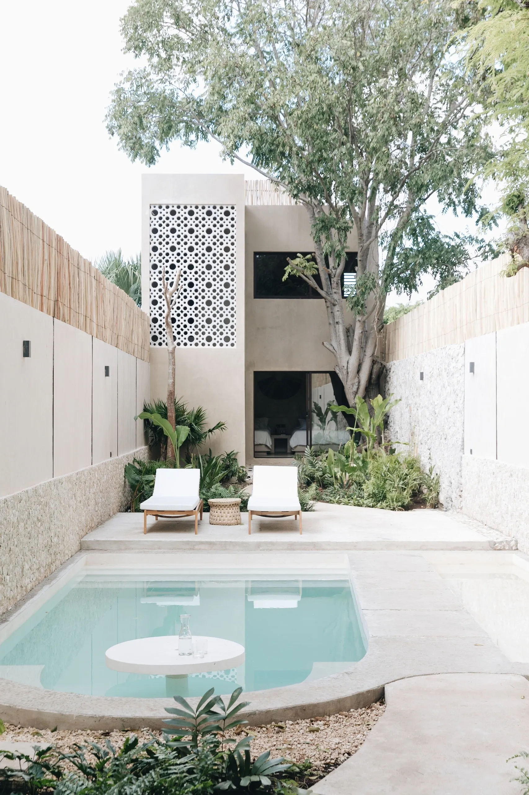 Villa Itza pool view